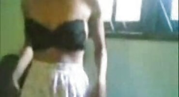 కాంప్లెక్స్ లేకుండా భాగస్వాములు హిందీ తెలుగు సెక్స్ వీడియో కెమెరా ముందు ఒక ముగ్గరితో ప్రారంభించారు