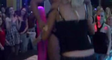 బ్లాండ్ తెలుగు సెక్స్ వీడియో హెచ్ డి డ్యూడ్ విస్తృత థ్రస్ట్స్ తో తిరిగి న ఫక్స్