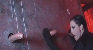 హోటల్ గదిలో అమ్మాయి సెక్స్ వీడియో తెలుగు లో వీడియో చేతితో అబ్బాయికి హస్త ప్రయోగం చేయడం