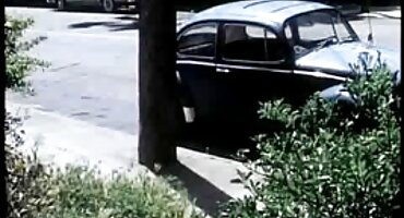 అమ్మాయి ఒక మనిషి ముందు బ్రా లేకుండా ప్యాంటీలు తెలుగు సిక్స్ వీడియో కూర్చుని