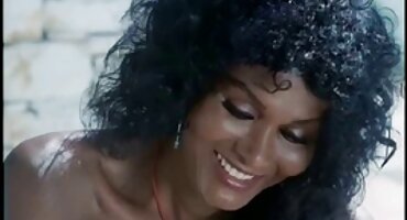 సూపర్ ఫకింగ్-వేడి నల్లటి జుట్టు తెలుగు సెక్సీ వీడియో గల స్త్రీని ఆమె సేవకుడు పని వద్ద లొంగిపోయాడు