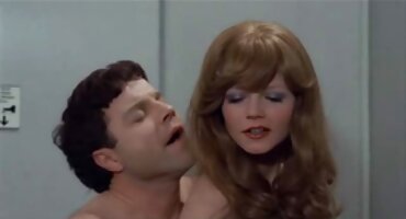 పెద్ద పురుషులు చేసిన పతిత మలుపు వృత్తాలు లో ఒక పెద్ద తెలుగు హీరోయిన్ సెక్స్ వీడియో గదిలో