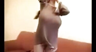 అమ్మాయి అతనికి పక్కన పడుకుని పురుషుడు పురుషాంగం పిండడం తెలుగు ఆంటీ సెక్స్ వీడియో