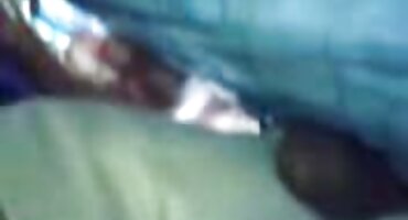 పురుషాంగము వంటి వీడియో తెలుగు సెక్స్ వీడియో పరికరము ముందు యువ తిరుగుబోతు