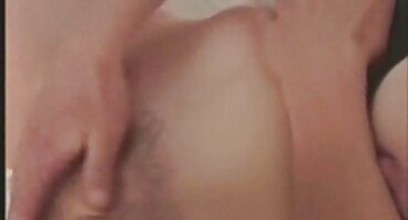 టాటూ నల్లటి తెలుగు సెక్స్ వీడియో కాల్ జుట్టు గల స్త్రీని ధూమపానం మరియు తాకిన సిస్ దావంతి