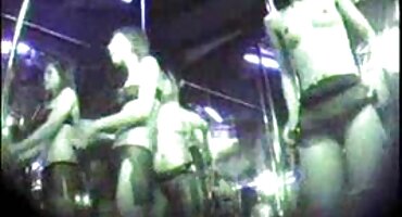 ఆమె తెలుగు సెక్స్ వీడియో తెలుగు తెలుగు మోకాలు వద్ద ఆమె కాళ్ళు వంగి మరియు హుడ్ పని