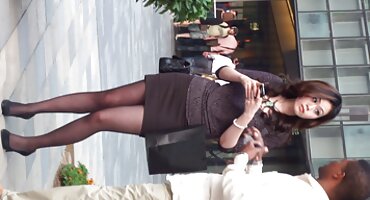 ఆకలితో ఉన్న భర్త మరియు కెమెరా ముందు, భార్య తన పూకు తెలుగు ఆంటీ సెక్స్ వీడియో చూపించింది