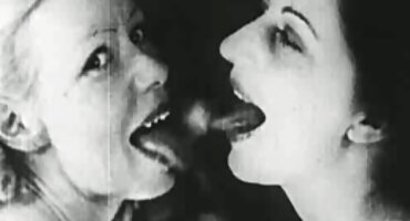 ఒక యువ సెక్స్ వీడియో తెలుగు తెలుగు అందగత్తె మహిళ పారవశ్యం ఆమె హుడ్ వేళ్లు