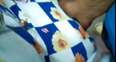 కొవ్వు ఆమె భర్త సక్స్ మరియు అదే సమయంలో ఆమె పూకు సెక్స్ తెలుగు వీడియో లో ఆమె వేలు కర్రలు