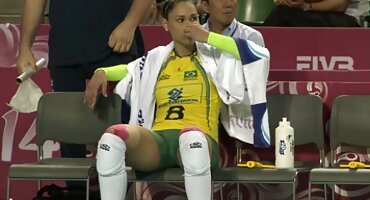 ఒక అవకాశం సమావేశం తర్వాత, అమ్మాయి సెక్స్ ఆడియో వీడియో తెలుగు ఒక బోనర్ మీద జంప్స్