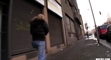 పురుషాంగం మీద చతికిలబడిన పైన రుచికరమైన అమ్మాయి ఫుల్ తెలుగు సెక్స్ వీడియో