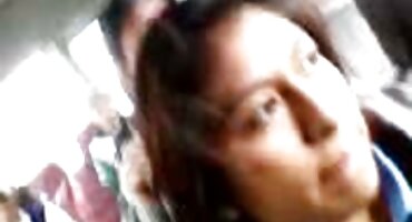 ఒక స్పష్టమైన తెలుగు సెక్స్ రికార్డ్ డాన్స్ వీడియో మహిళ ఒక పెద్ద గొరుగుట పుస్సీ కూర్చుని