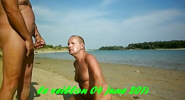 సెక్స్ ముందు అసంతృప్తి పురుషుడు తేలుగు సేక్స్ వీడియో పెప్పర్ పక్క నగ్న అమ్మాయి లాగుతుంది