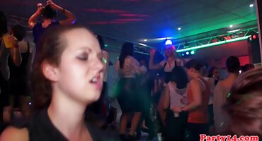 అబ్బాయికి తెలుగు సెక్స్ వీడియో పాటలు అందం ఉంది