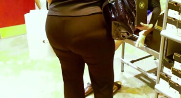 ఈ పెద్దమనిషి తన తెలుపు బొచ్చు డ్రాయరు టేకాఫ్ సెక్స్ హిందీ తెలుగు వీడియో లేకుండా ఫక్